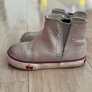 See Kai Run Keegan metallic booties size 8 toddler